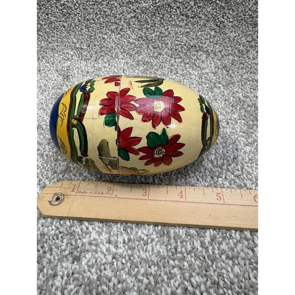 Hand Painted Wooden Nesting Eggs 5 Piece Set Folk Art Christmas‎ Vintage